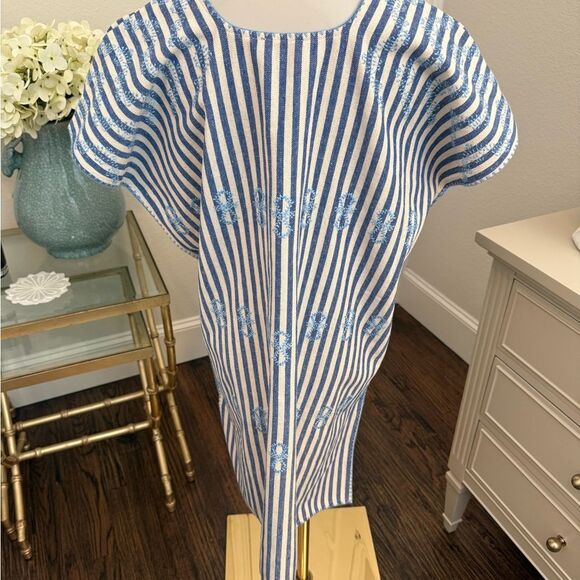 TUCKERNUCK Blue Stripe Mini Sullivan
Embroidered Canvas Kaftan
MM19 - Picture 6 of 8